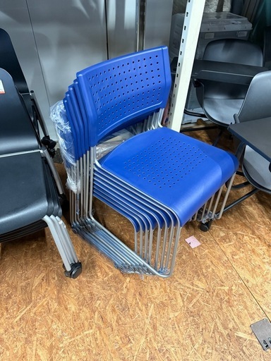 未使用　4本セット スタッキングチェア　ブルー アイリスチトセ　