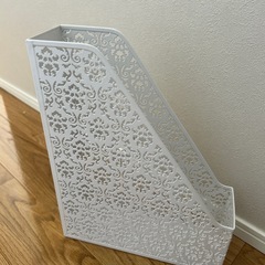 フランフラン　ブックスタンドの画像