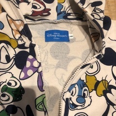 ディズニーランド購入　　140サイズジップパーカーの画像