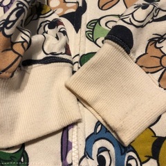 ディズニーランド購入　　140サイズジップパーカーの画像