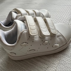 14センチ　スニーカー　アディダス　キティちゃんの画像