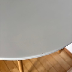 ニトリ丸テーブルの画像
