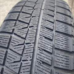 スタッドレスタイヤの画像