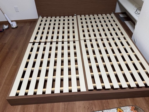 ベッドフレーム　キングサイズ