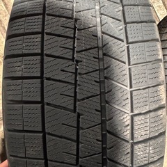 スタッドレスタイヤ 
の画像