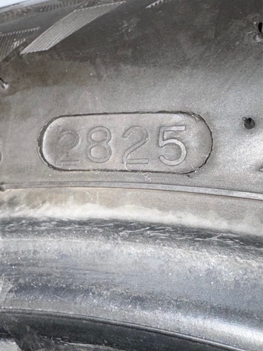 2025年製 スタッドレスタイヤ  205/55R17