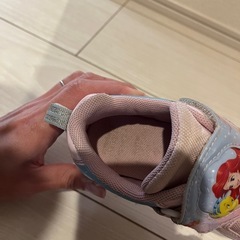 16cm アリエル プリンセス　スニーカー　光るの画像