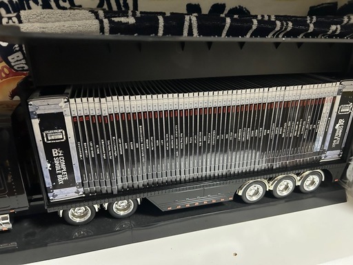 B'zコンプリートシングルボックス トレーラーエディション おまけつき】B'zコンプリートシングルBOXトレーラーエディション