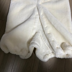 【ほぼ新品】厚手　フード付き　クマ　おくるみ ホワイト 50-70cm カバーオール　ドレスタイプの画像