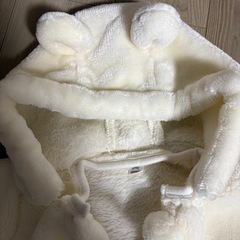 【ほぼ新品】厚手　フード付き　クマ　おくるみ ホワイト 50-70cm カバーオール　ドレスタイプの画像