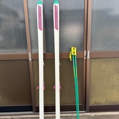 ROSSIGNOL スキー板とストックセットの画像
