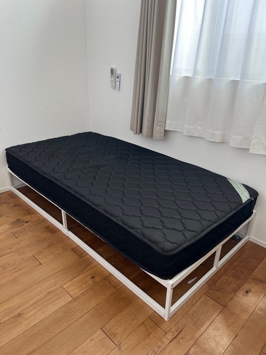 美品　マットレス付きシングルベッド