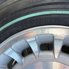 アルミホイル付きタイヤの画像