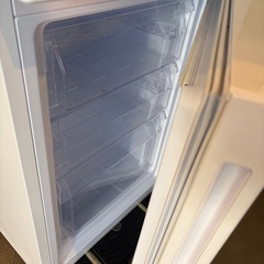 2023年製★極上超美品 中古★アイリスオーヤマ 153L タッチパネルで温度管理！食品の鮮度を保つ！冷蔵庫【IRSN-15B-W】の画像