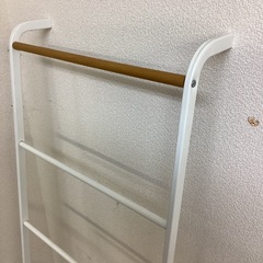 【リサイクルサービス八光】幅45㎝　定価の半額以下　ラダーハンガー おしゃれ収納の画像