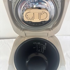 釜の中美品！炊飯器の画像