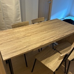 4人掛け　ダイニングテーブルの画像