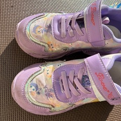 歩くたびに光る　スニーカー　21.5の画像