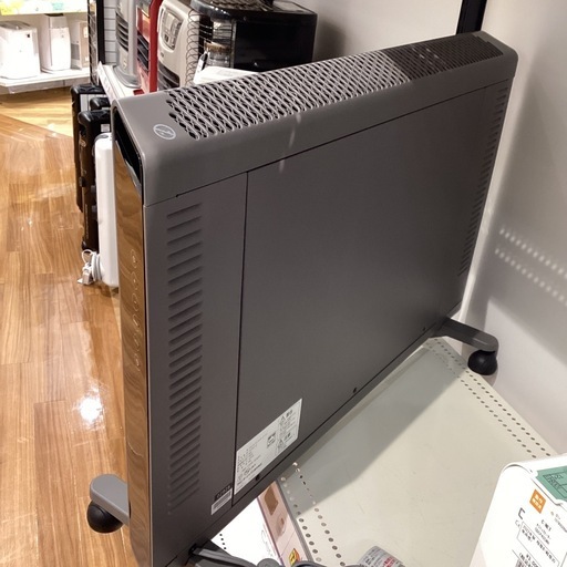 【トレファク神戸南店】DeLonghiのコンベクターヒーターです【取りに来られる方限定】 暖房器具買取強化中！】DeLonghiのオイルヒーターのご紹介！！｜2024年