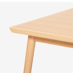 ダイニングテーブルの画像