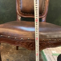 アンティーク調ダイニングチェア　レザーの画像