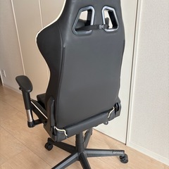 ゲーミングチェアの画像
