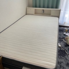 セミダブル　ベッド　フレーム+マットレス付きの画像
