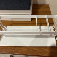 山崎実業 tower 水が流れるスポンジホルダーの画像