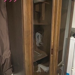 棚、キャビネット
の画像
