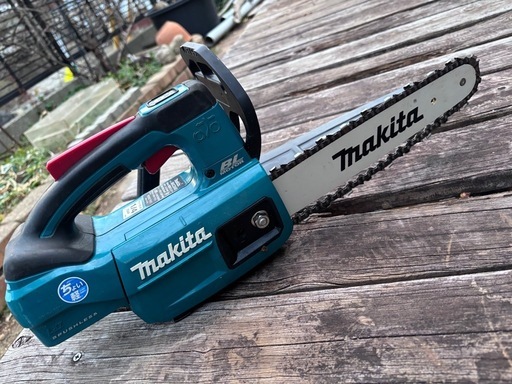 マキタ 充電チェーンソー 18V 中古