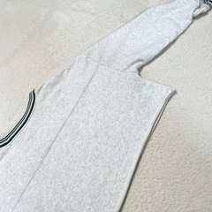 ROXYショート丈トレーナー スウェット ロキシーの画像