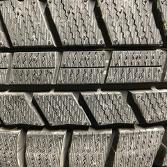新品近いスタッドレスタイヤ　195/65R15の画像
