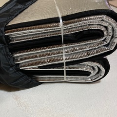 新品アルミシート銀マット大判断熱保温 キャンプアウトドア難あり  の画像