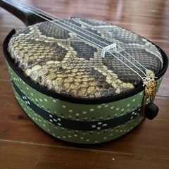 おかげさまでSOLD OUT🙇‍♂️◼️本皮三線◼️胴巻新品◼️サンプル音源あり◼️ソフトケースサービス＼(^o^)／の画像