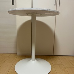 丸テーブル(マーブル柄)の画像