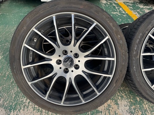 プリウスにて履いていた215/45-17になります！