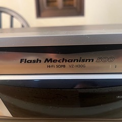 SANYO Flash Mechanism VHSビデオデッキ VZ-H30Gの画像