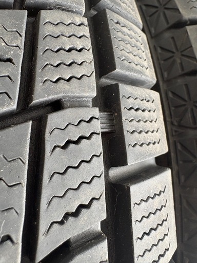 235/70/16冬グットイヤー