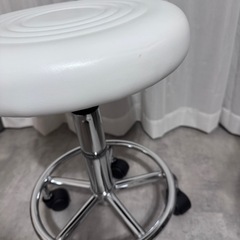 新品　　キャスターチェアの画像