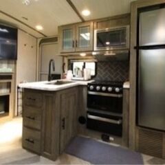 中古キャンピングトレーラーの画像