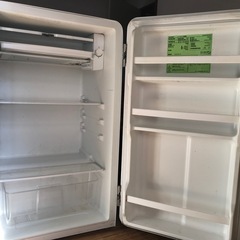 2022年製イタリアン小型冷蔵庫の画像