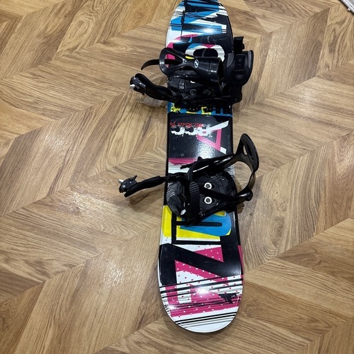 金8000円❗️引き取りのみ❗️子供用スノーボード ビンディング88センチ 金8000円❗️引き取りのみ❗️子供用スノーボード ビンディング88