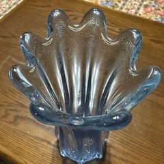 レトロな水色花瓶の画像