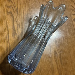 レトロな水色花瓶の画像