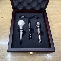 ゴルフ柄ワインオープナーセット木箱入りお譲りしますの画像