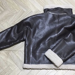 ダークブラウン ショートレザージャケットの画像