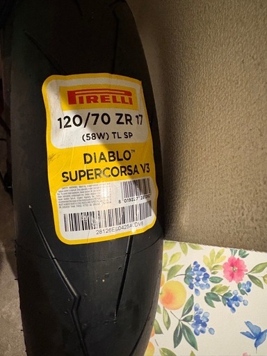 新品タイヤ