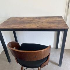 デスク（アンティーク調）の画像