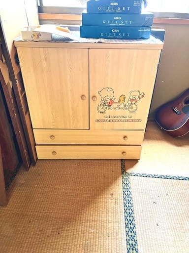 ✨無料✨ 昭和レトロな小型タンスとデニム等の洋服 (Muron) 仁方の収納
