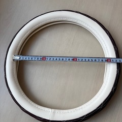 ステアリングカバー　ハンドルカバー
の画像